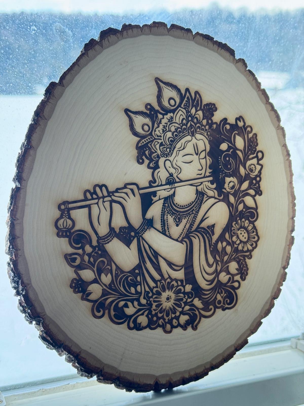 Krishna Barn Edge Wood (Round)